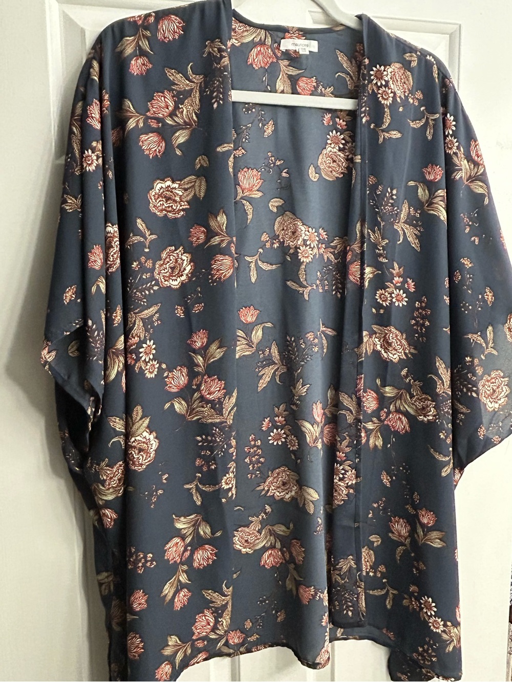 3 Kimonos size L, boutique style, like NEW please read description below.